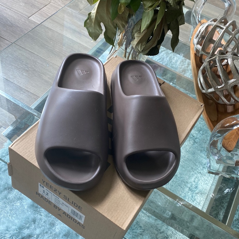 Yeezy slide soot size 12
